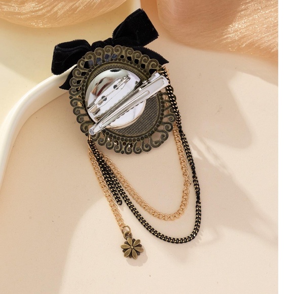 Gold Bronze Tone Vintage Style Rhinestone Statement Brooch - Picture 4 of 5